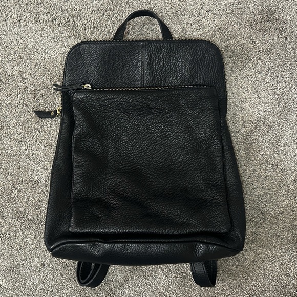 L. Credi Handbags - L. Credi | Fine Black Pebbled Leather Backpack Made in Italy